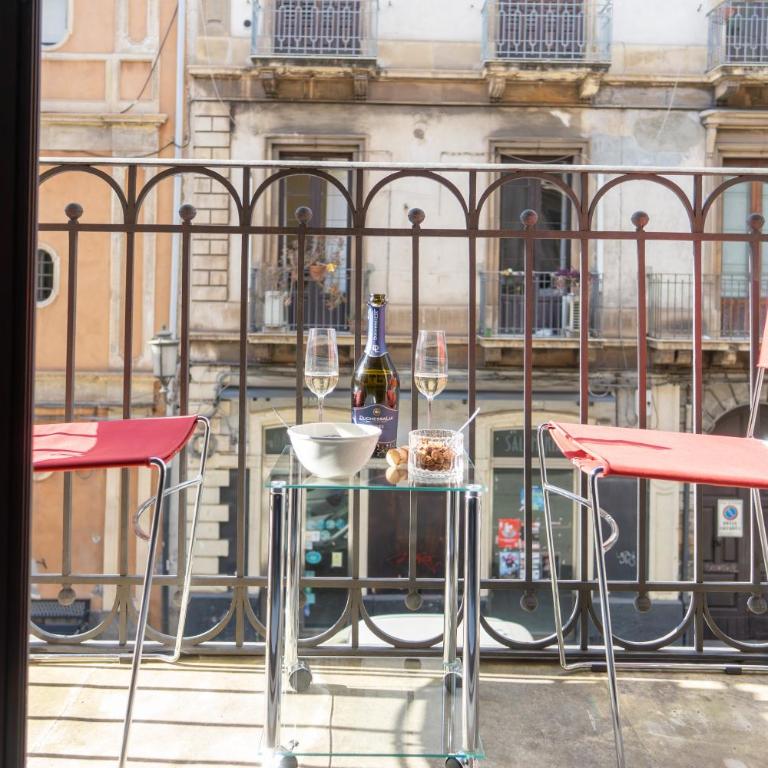 Umberto Charming Home - Elegante dimora in centro - Three-Bedroom Apartment with Balcony - 17