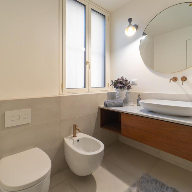 Umberto Charming Home - Elegante dimora in centro - Three-Bedroom Apartment with Balcony - 21