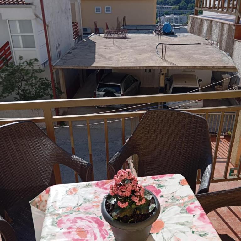 Vito Apartments Sutomore - Apartman s 1 Spavaćom Sobom i Balkonom - 9