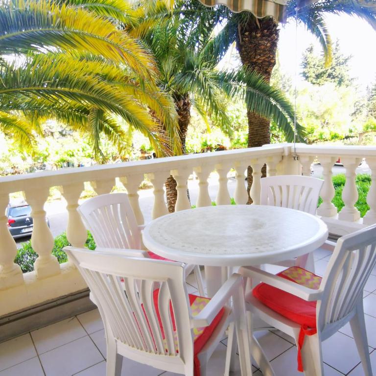 Le Tropical - WIFI - Parking - Jolie parc arboré - Calme et détente - Ensoleillé - One-Bedroom Apartment - 11