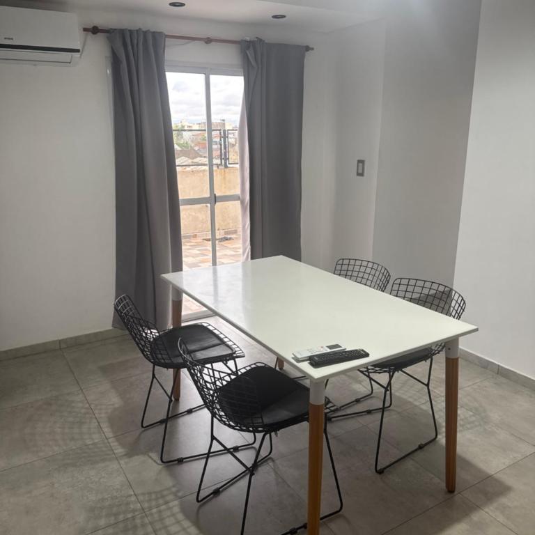 Super Departamento amplio y luminoso con cochera - Apartamento Superior de 1 dormitorio con balcón - 15