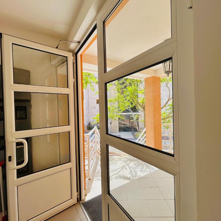 Dolce Blu - One-Bedroom Apartment - 15