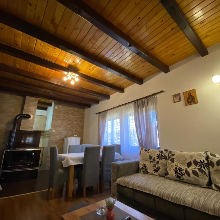 Brvnara Sofiana - Kuća sa 2 Spavaće Sobe - 34