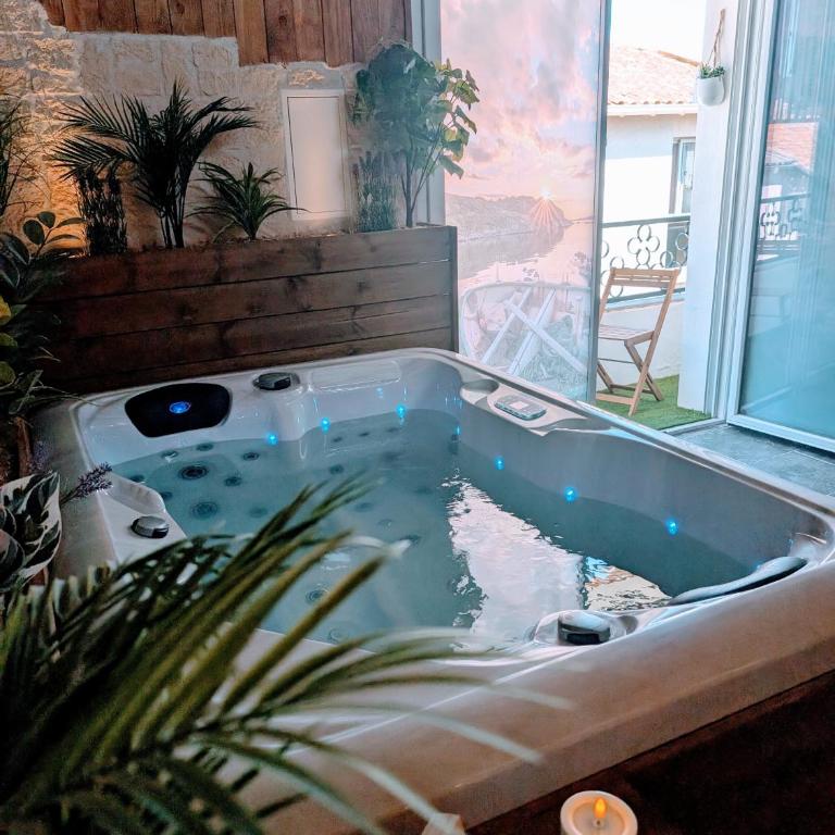 Les Spas de la mer, Appart&Spa Canopée, 100m de la plage, Love Room - Appartamento con 1 Camera da Letto - 52