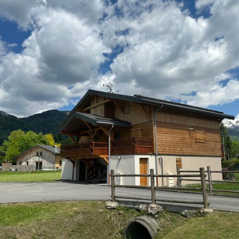 Charmant T3 avec terrasse et vue montagnes, 2 chambres à Morillon - Appartement 2 Chambres - 4