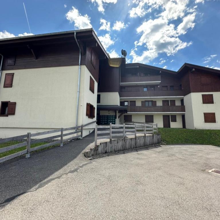 Appartement rénové avec WiFi près du ski-bus - Appartamento con 3 Camere da Letto - 2