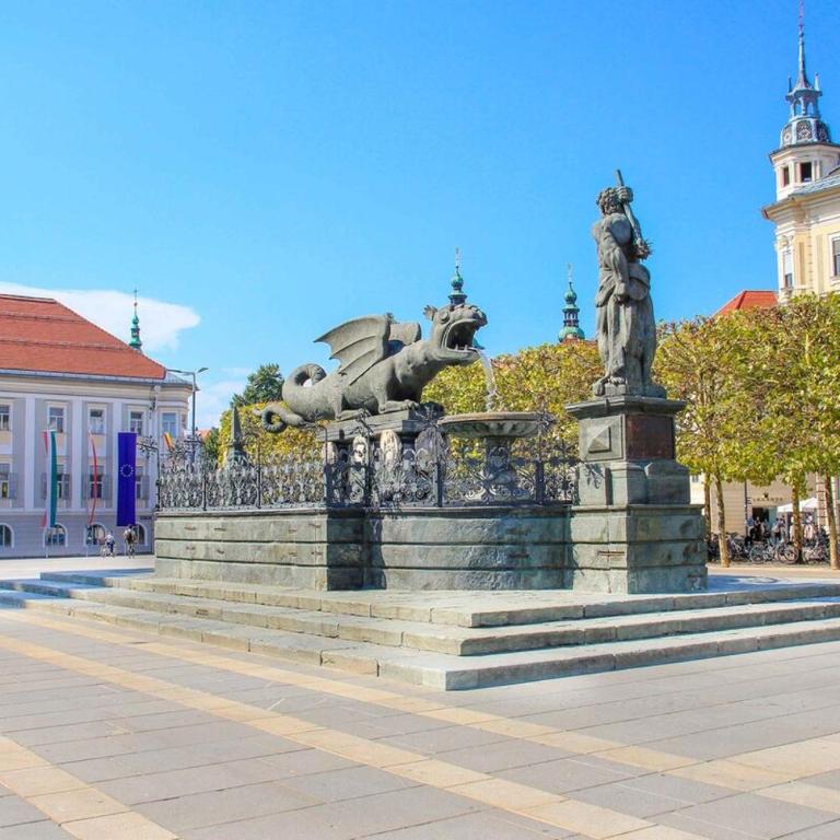 Spacious 3 Bedroom with Balcony - Apartment mit 3 Schlafzimmern und Balkon - 15