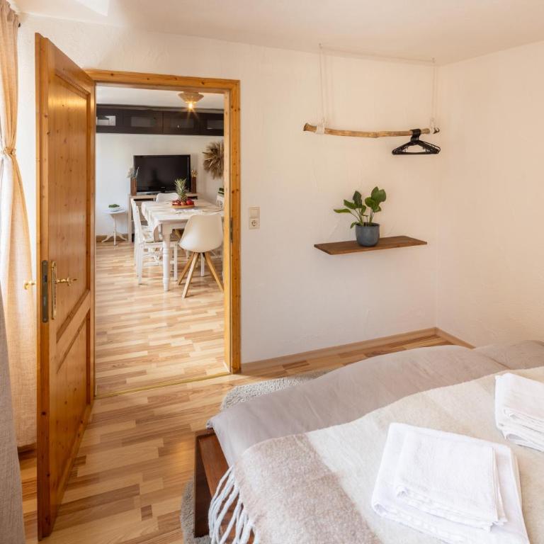 Cozy Central 3 Zimmer Apartment - Apartment Suite mit 3 Schlafzimmern - 3