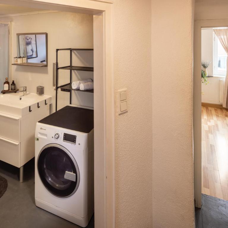 Cozy Central 3 Zimmer Apartment - Apartment Suite mit 3 Schlafzimmern - 8
