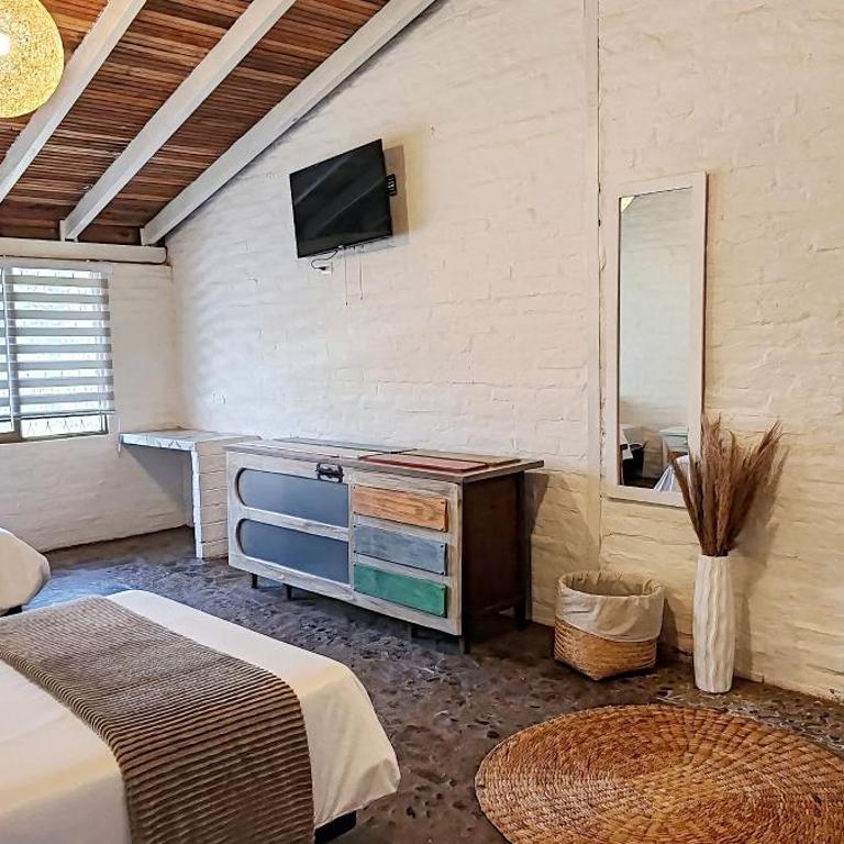 Rústic Quinta La Aurora - Double Room with Two Double Beds - 3