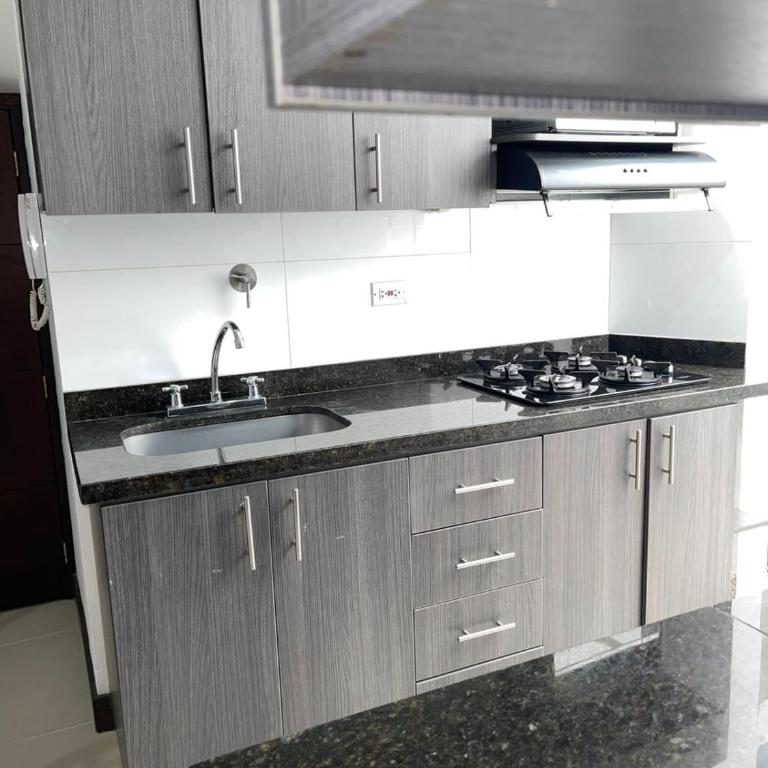 Apartamento familiar laureles 203 - Two-Bedroom Apartment - 11