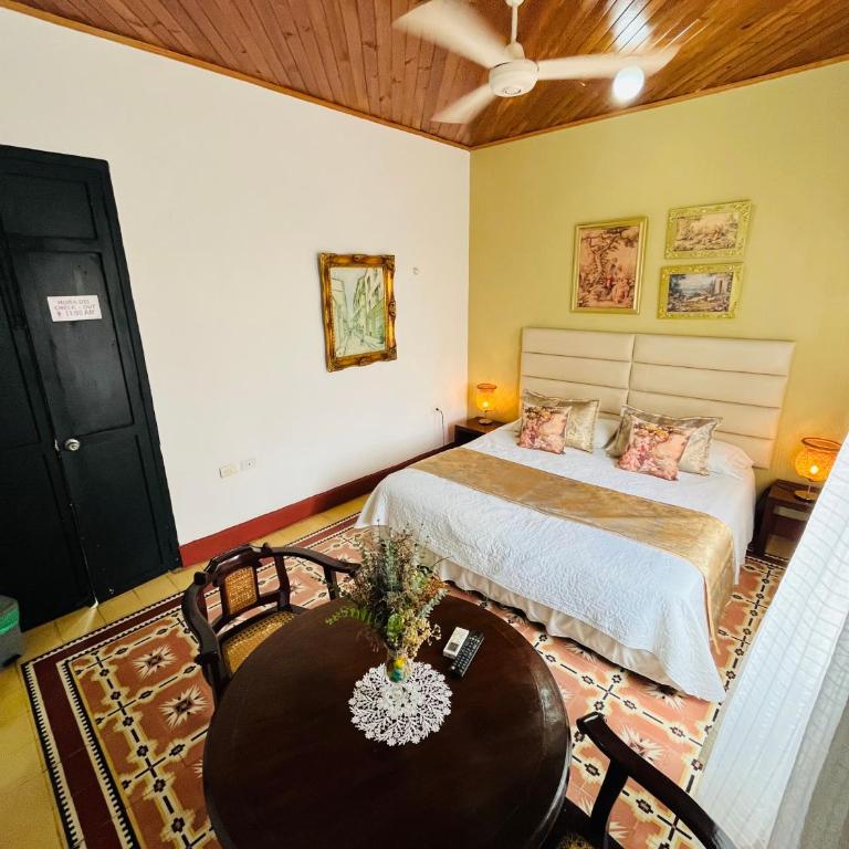 Hotel Boutique Ana Lorenza - Habitación Familiar - 20