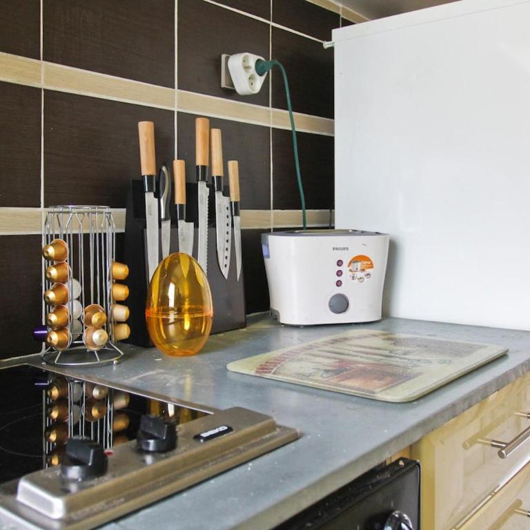 Studio climatisé au calme, terrasse vue colline - Appartement 1 Chambre - 15