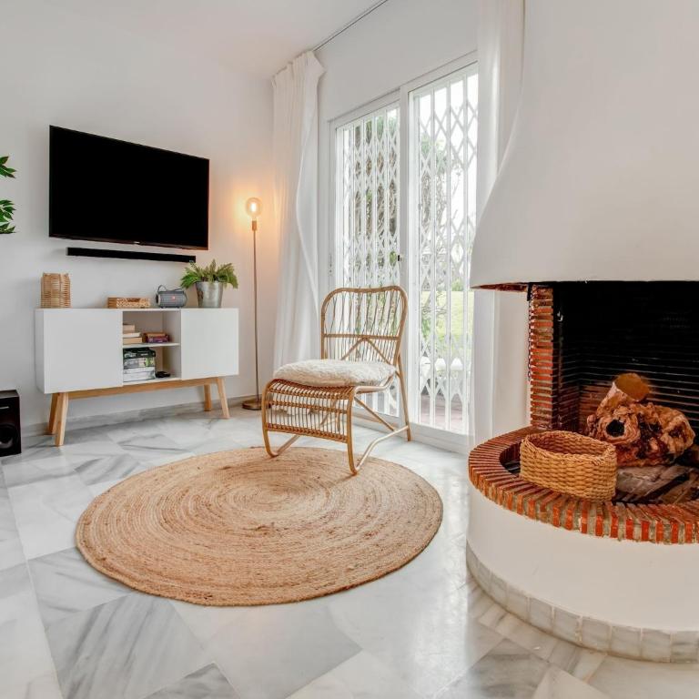 Relaxed Retreat With Pool - Casa Vacacional de 3 dormitorios - 35