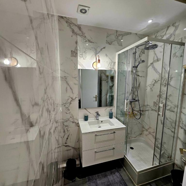 T2 avec balcon - Rue Royale 5min du Lac - Apartment mit 1 Schlafzimmer - 14