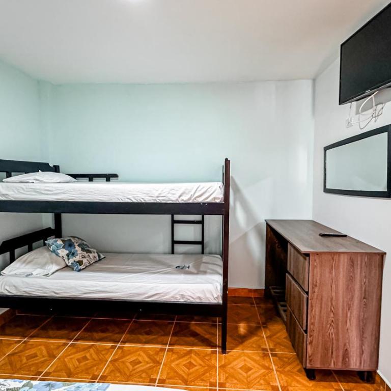 Hotel Santiago de Tolú - Quadruple Room with Private Bathroom - 8