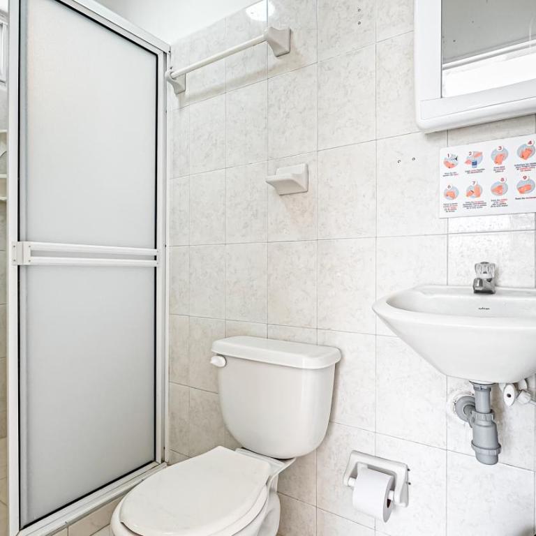 Hotel Santiago de Tolú - Quadruple Room with Private Bathroom - 10