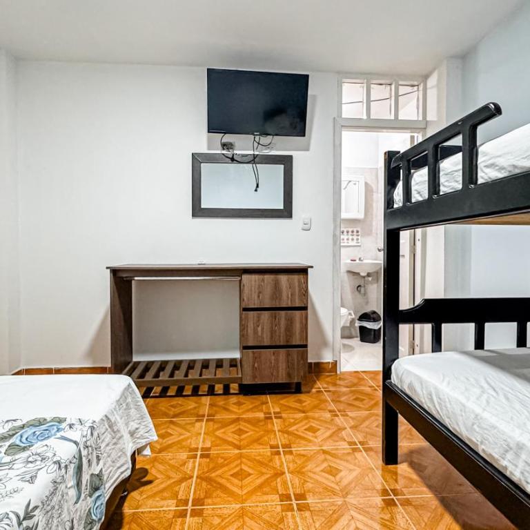Hotel Santiago de Tolú - Quadruple Room with Private Bathroom - 5