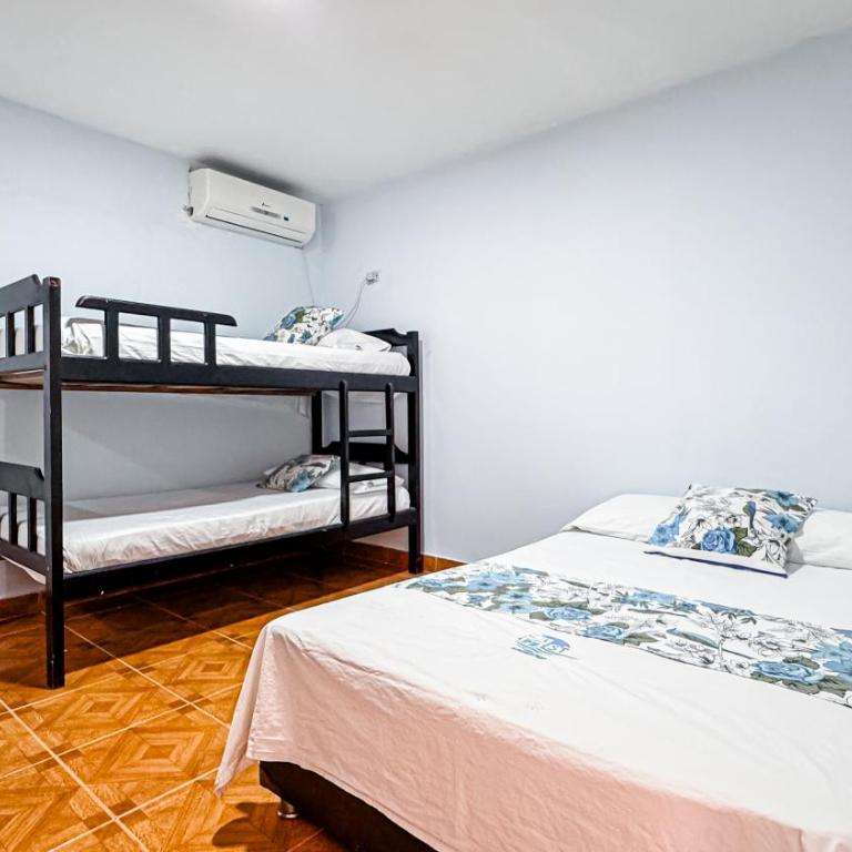 Hotel Santiago de Tolú - Quadruple Room with Private Bathroom - 6