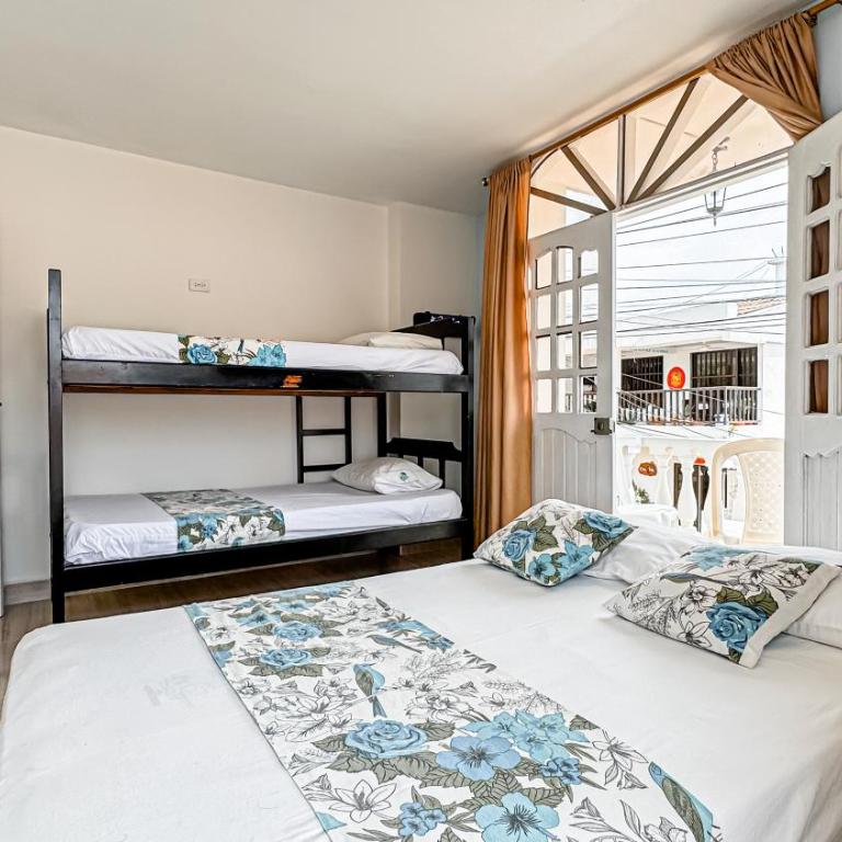 Hotel Santiago de Tolú - Quadruple Room with Private Bathroom - 5
