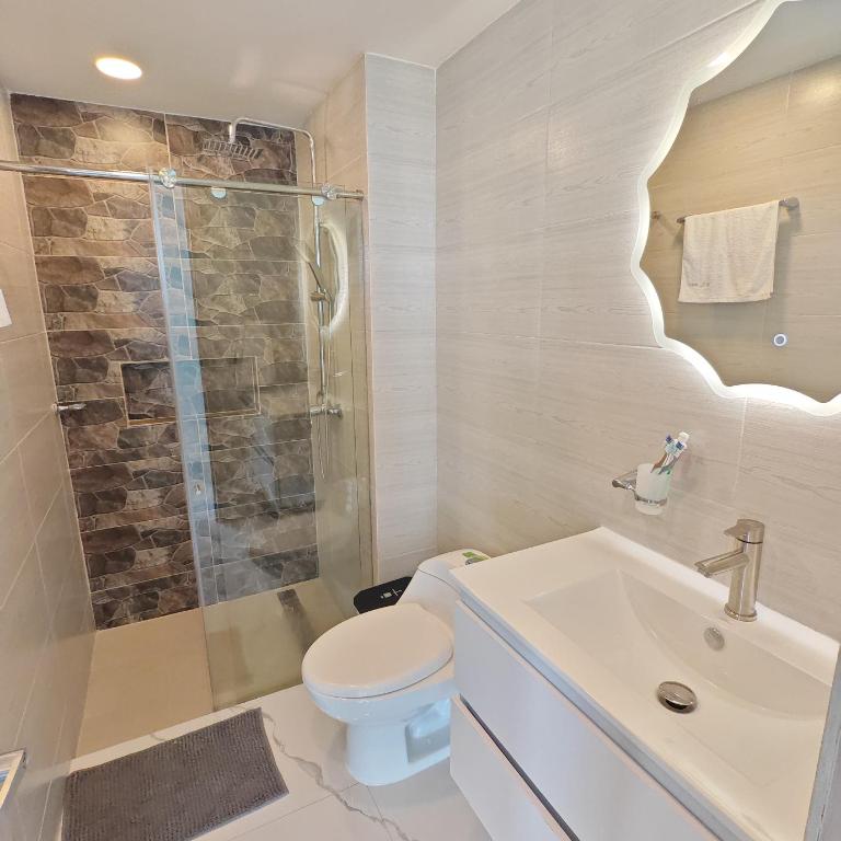 Luxurious VIP waterfront suite with pool - Two-Bedroom Apartment - 16