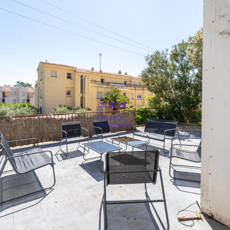 Amplio Apartamento Renovado, Terraza y Piscina Privada en Grifeu - ES-228-203 - Apartment - 13