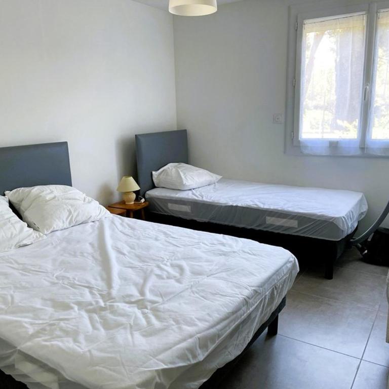 La Grande Motte: Appart 2 pièces lumineux, 4 couchages, parking privé - FR-1-790-35 - Apartment - 7