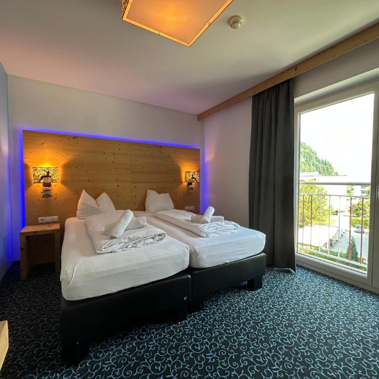 Partyhouse HARAKIRI stay DIFFERENT 60 seconds to MOUNTAINS! Free PARKING! Self CHECK-IN - Doppel- oder Zweibettzimmer - 3