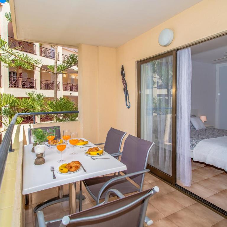 Castle Harbour with heated pool ap Patricia - Apartamento de 1 dormitorio - 31