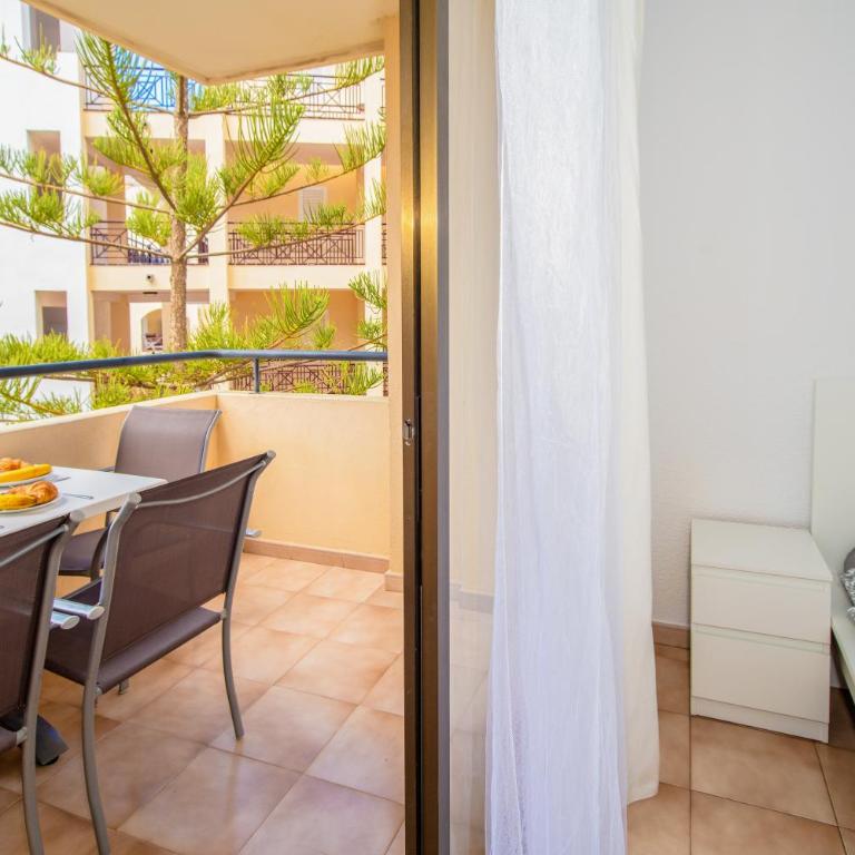 Castle Harbour with heated pool ap Patricia - Apartamento de 1 dormitorio - 45