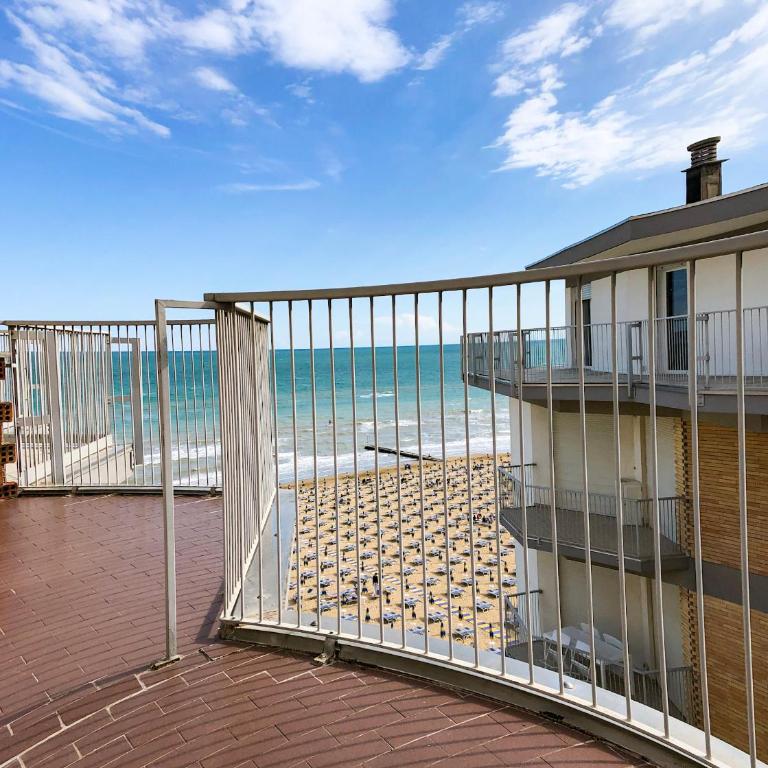 Vista Mare, Centrale - CENTRO COMMERCIALE - Appartamento con 3 Camere da Letto - 13