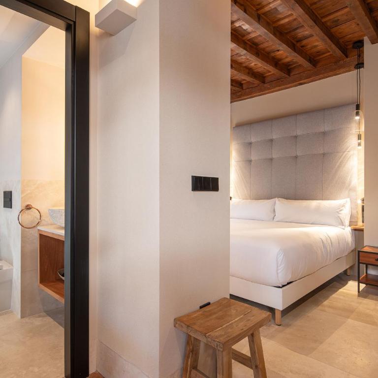 Calm Suites Babole - Deluxe King Studio - 6