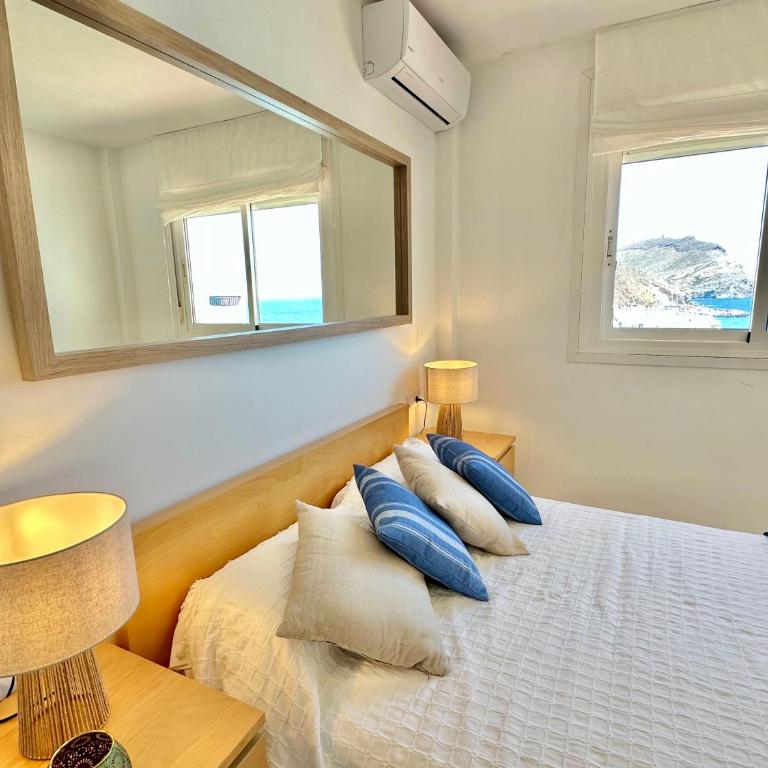 Espectaculares vistas al Mediterráneo con piscina a 80 metros de la playa - Apartamento con vistas al mar - 12