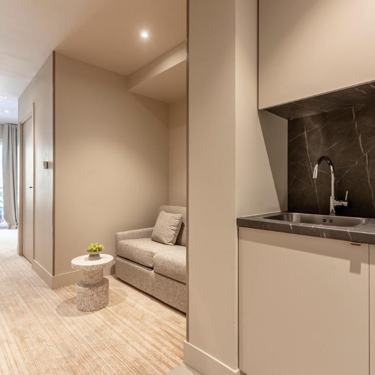 Suites FL By Sweett - Suite Familiare con Balcone - 5