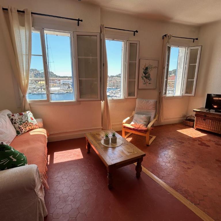 Spacious 2-bed apartment with direct Port view, free parking - Apartamento de 2 dormitorios - 1