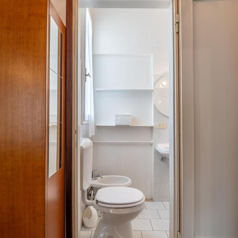 Casa Elena in Florence - Appartamento con 2 Camere da Letto e Balcone - 35