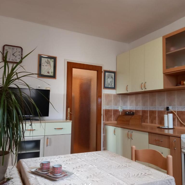 Apartman Centar - Two-Bedroom Apartment - 7