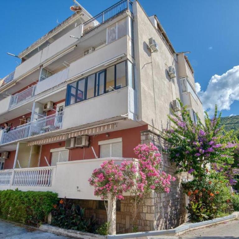 Apartman Centar - Two-Bedroom Apartment - 2