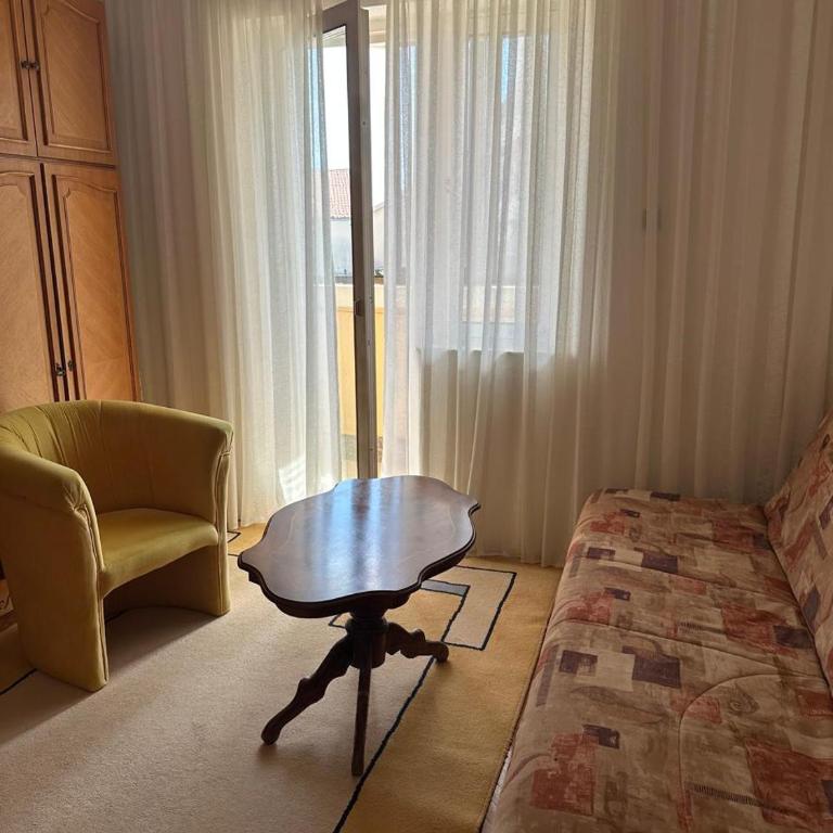 Apartman Centar - Two-Bedroom Apartment - 9