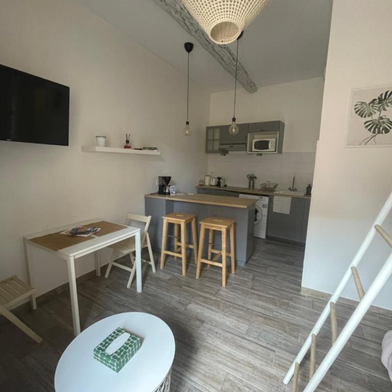 Studio vieil Antibes et mezzanine proche de la mer - Estudio - 4
