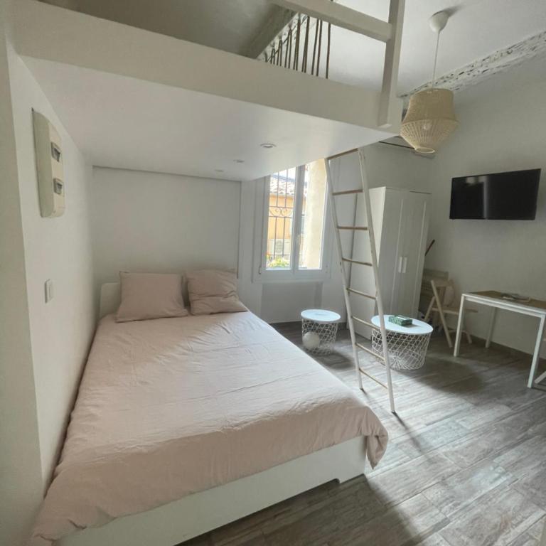 Studio vieil Antibes et mezzanine proche de la mer - Estudio - 1