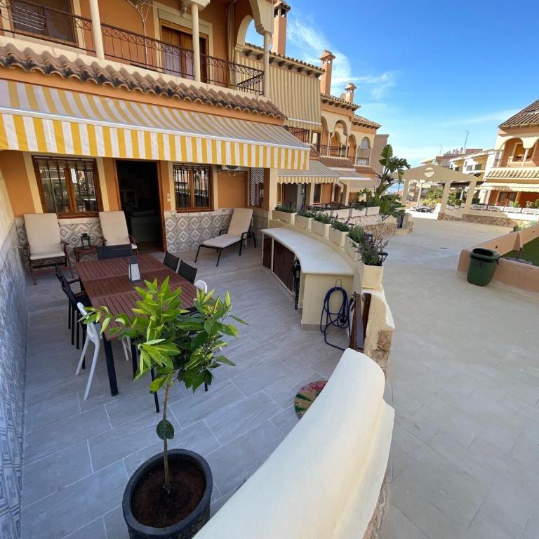Close to beach, child-friendly townhouse with large pool - Casa con 1 dormitorio - 4