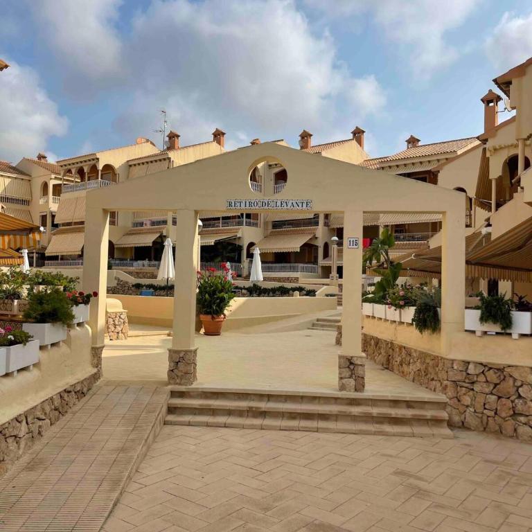 Close to beach, child-friendly townhouse with large pool - Casa con 1 dormitorio - 19