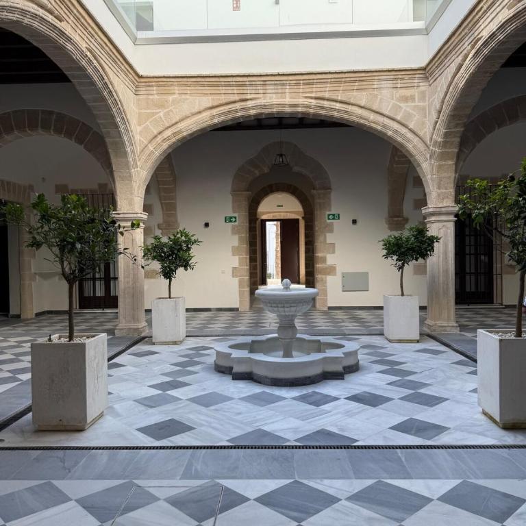 ESPECTACULAR PISO EN PALACIO Preferiblemente familias y mayores de treinta años - Apartamento de 3 dormitorios - 9