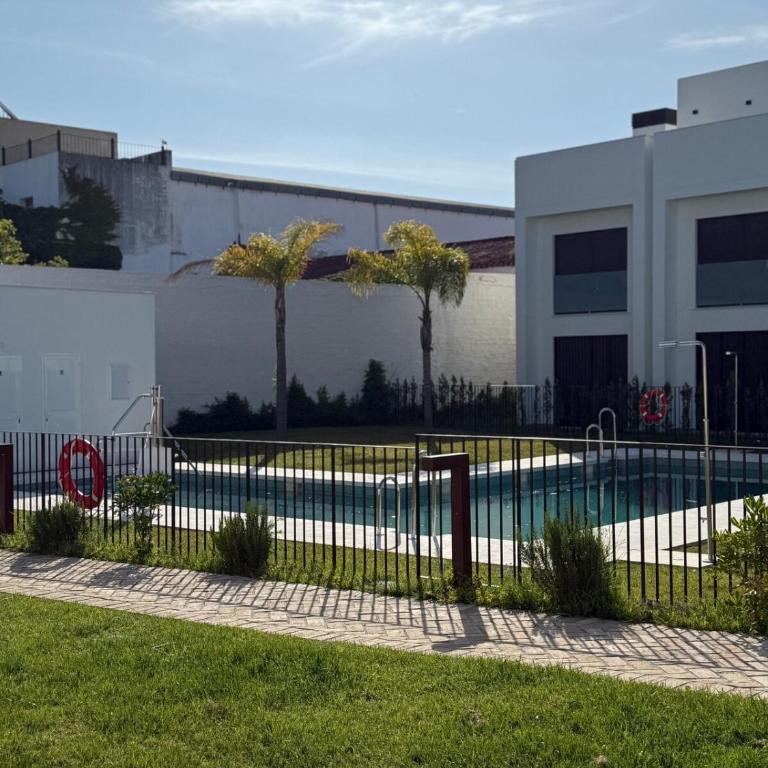 ESPECTACULAR PISO EN PALACIO Preferiblemente familias y mayores de treinta años - Apartamento de 3 dormitorios - 13