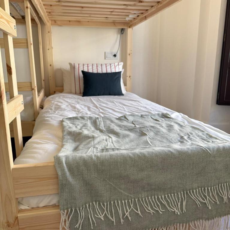 ESPECTACULAR PISO EN PALACIO Preferiblemente familias y mayores de treinta años - Apartamento de 3 dormitorios - 16