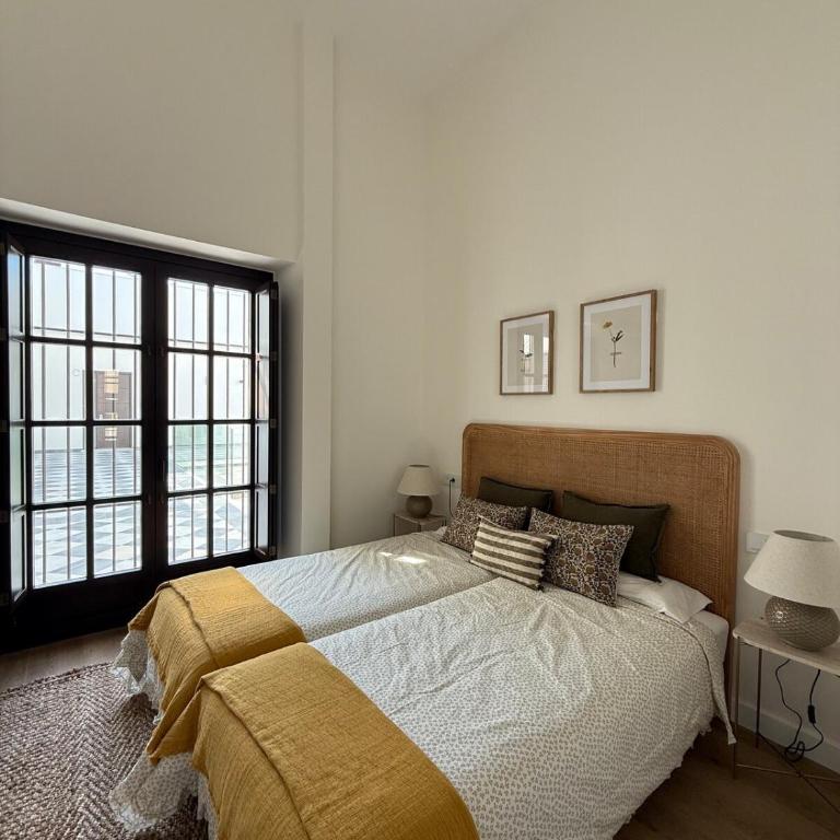 ESPECTACULAR PISO EN PALACIO Preferiblemente familias y mayores de treinta años - Apartamento de 3 dormitorios - 21