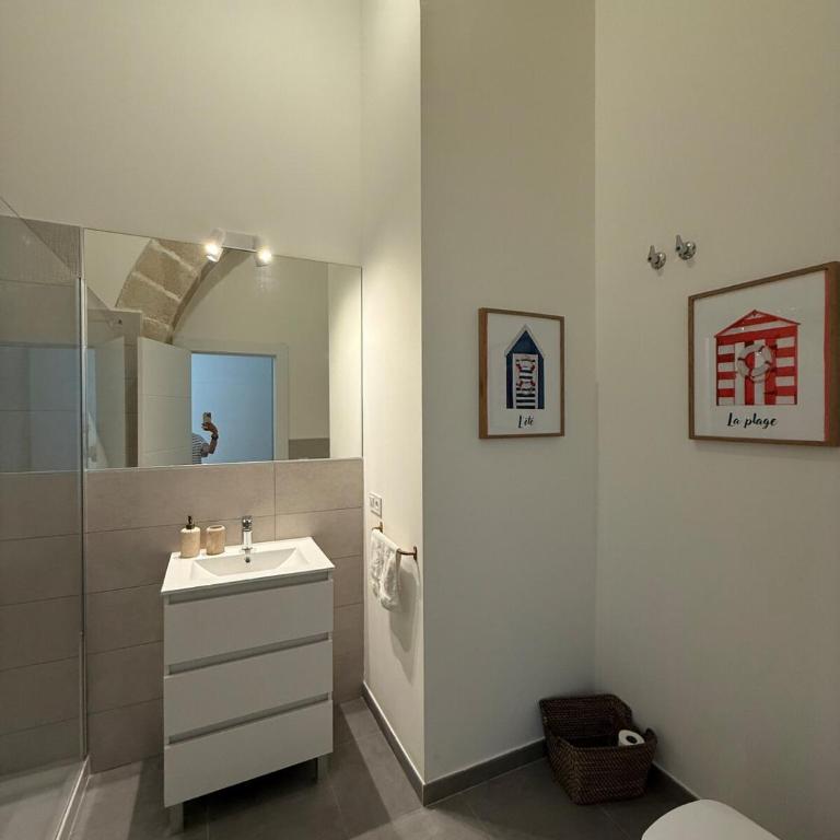ESPECTACULAR PISO EN PALACIO Preferiblemente familias y mayores de treinta años - Apartamento de 3 dormitorios - 23