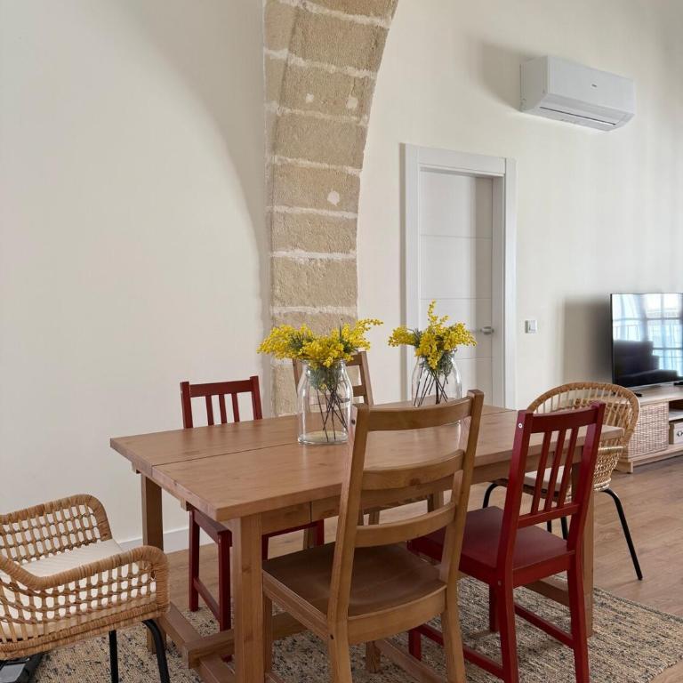 ESPECTACULAR PISO EN PALACIO Preferiblemente familias y mayores de treinta años - Apartamento de 3 dormitorios - 24
