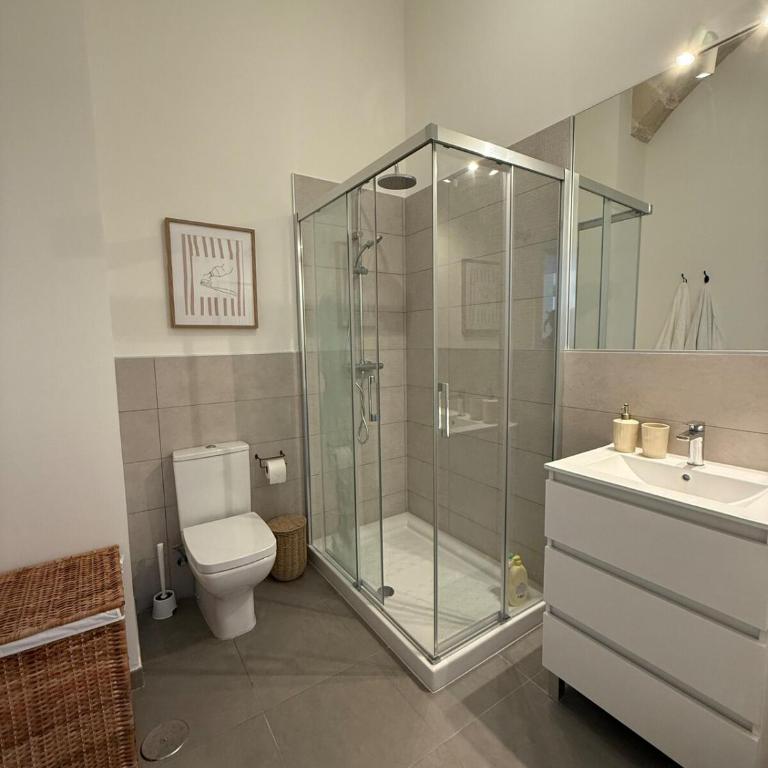 ESPECTACULAR PISO EN PALACIO Preferiblemente familias y mayores de treinta años - Apartamento de 3 dormitorios - 27